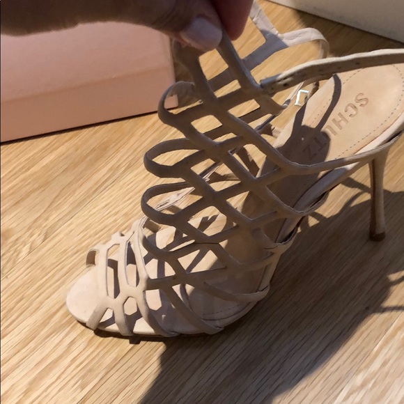 Schutz high healed shoe - Picture 3 of 6